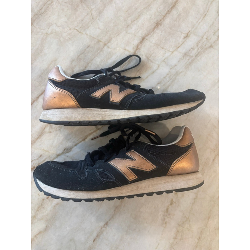 Women's New Balance 520 Sneakers Size 11 Black Rose Gold
